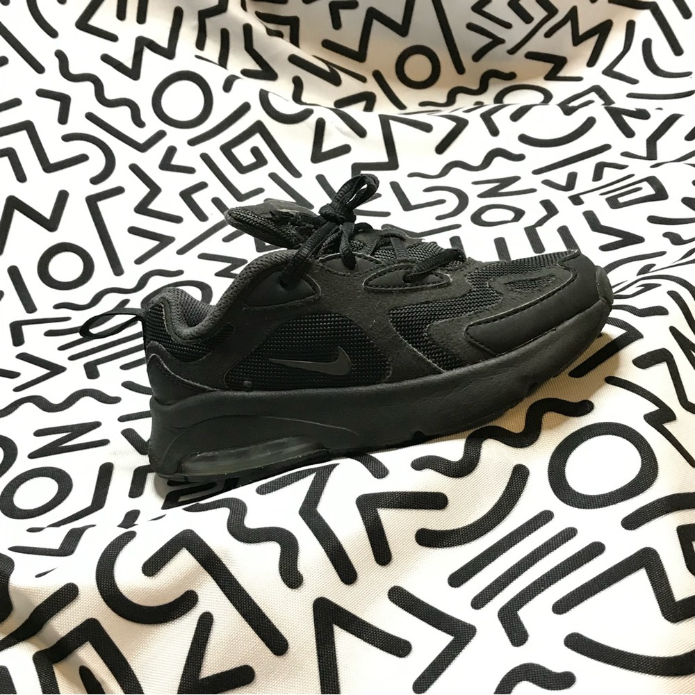 Triple black air max 200 13C